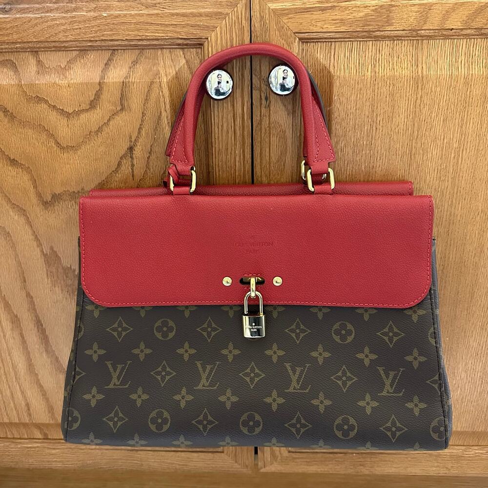Louis Vuitton $3,980 Venus shoulder bag monogram leather